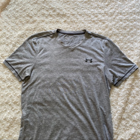 Under Armour Men's UA Tech V-Neck Shirt - Picture 3 of 4